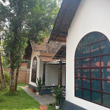 Munroe Plackal Heritage Mundrothuruth Esterno foto